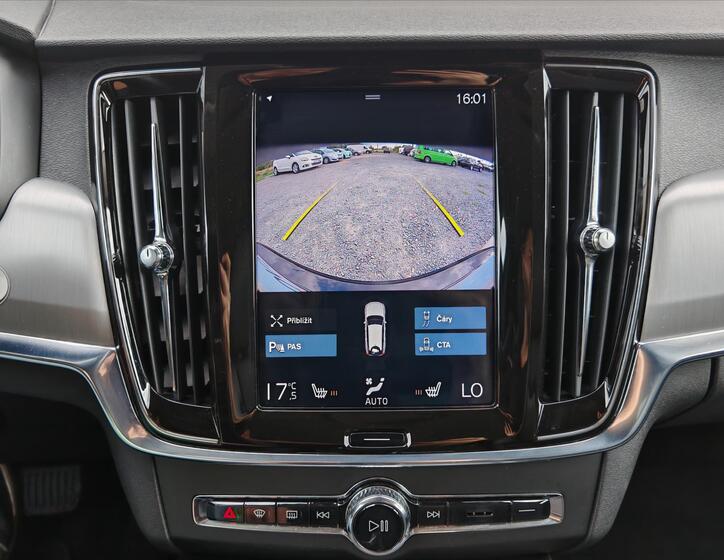 Volvo V90 27