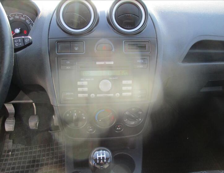 Ford Fiesta 12