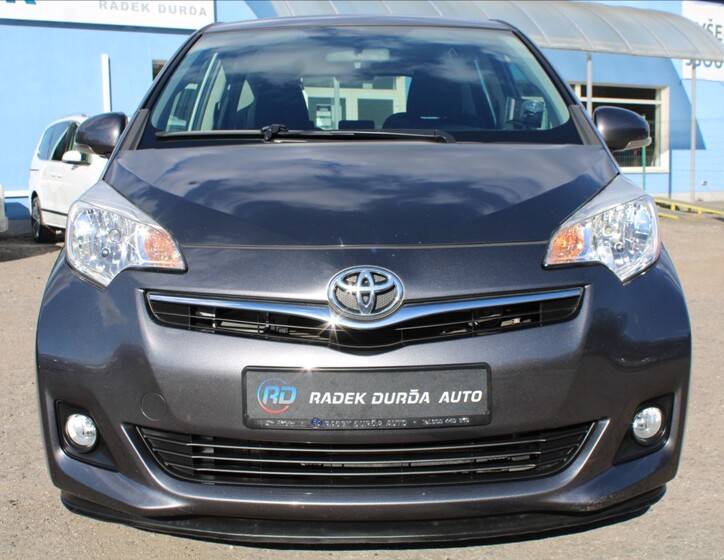 Toyota Verso 2
