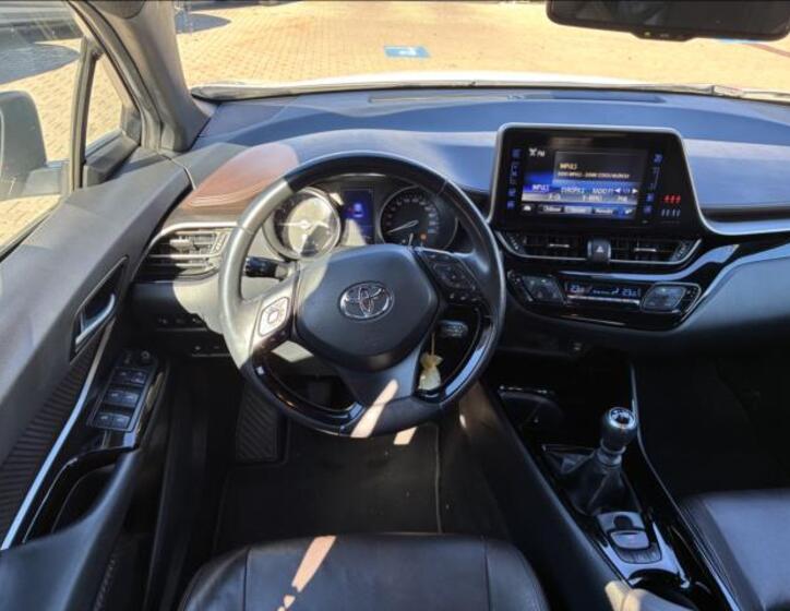 Toyota C-HR 15