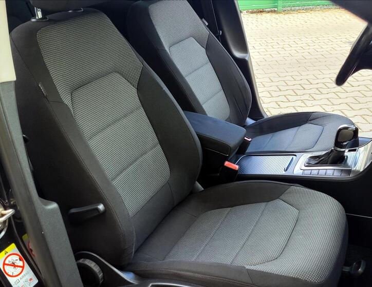 Volkswagen Passat 25