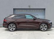 Audi Q8 4