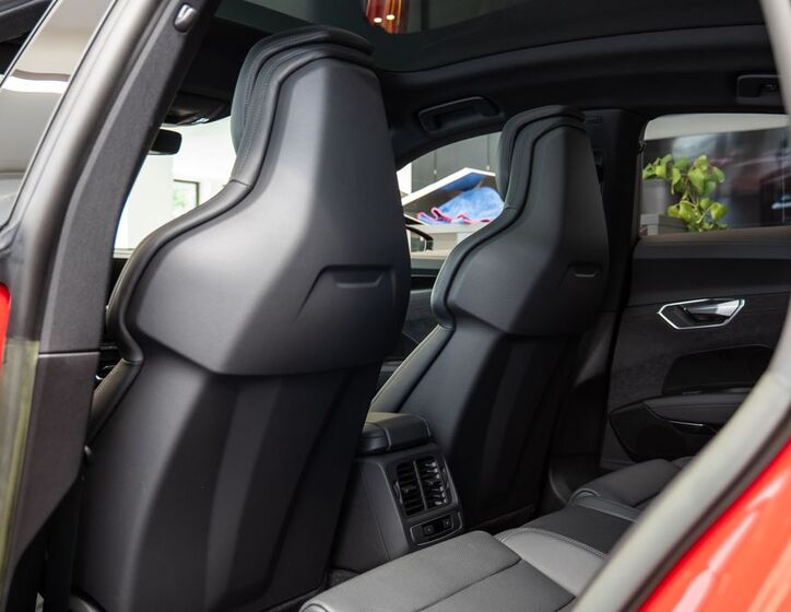 Audi e-tron 10