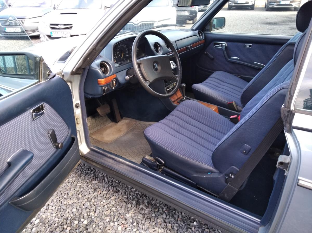 Mercedes-Benz 280