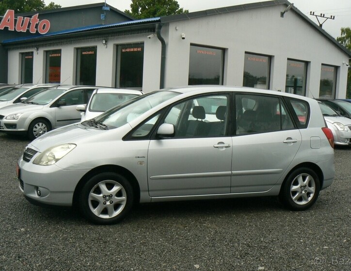 Toyota Corolla Verso 1