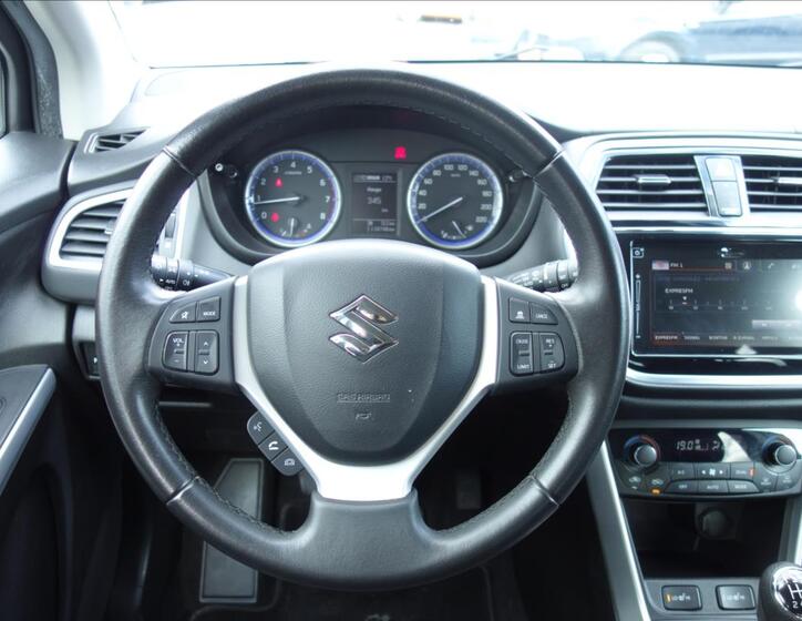Suzuki S-Cross 19