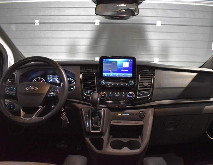 Ford Tourneo Custom 14
