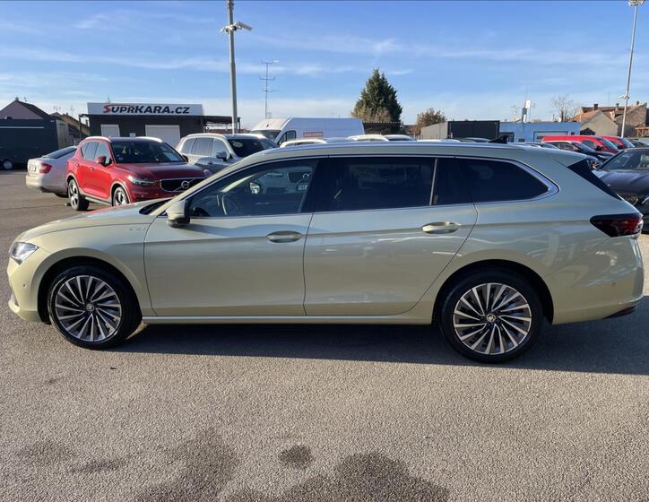 Škoda Superb 8