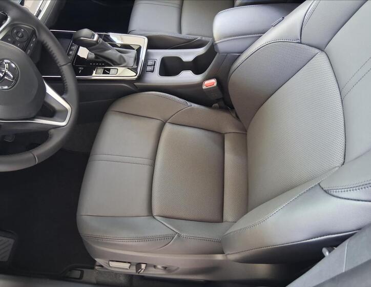 Toyota Corolla Cross 10
