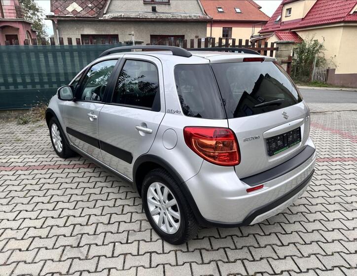 Suzuki SX4 8