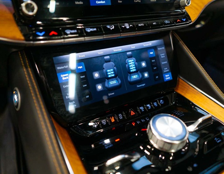 Jeep Grand Wagoneer 30