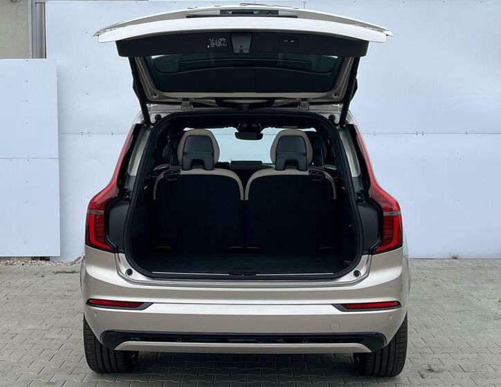 Volvo XC90 24