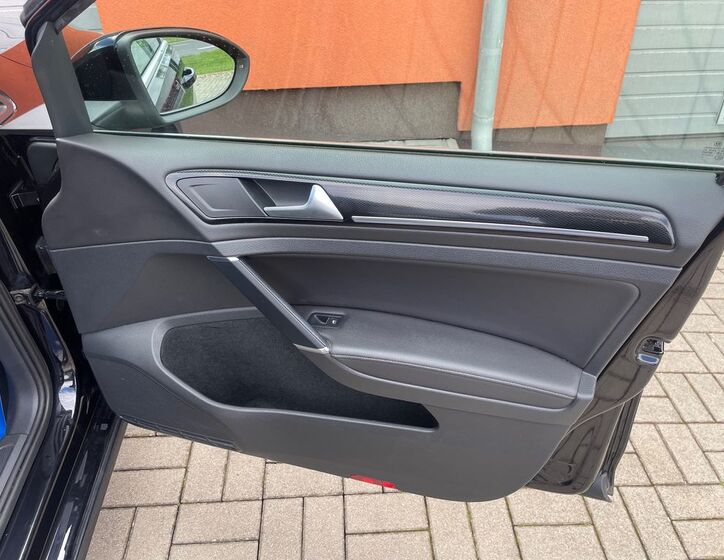 Volkswagen Golf 33