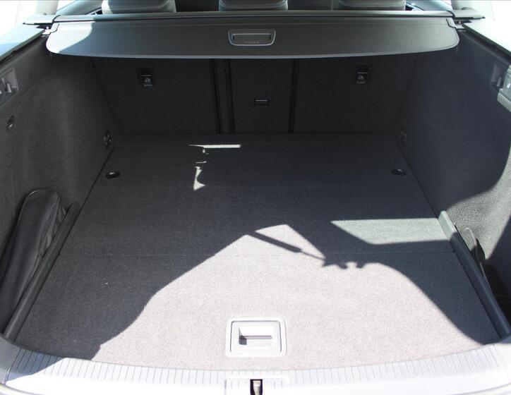 Volkswagen Golf 12