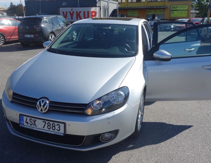 Volkswagen Golf 16
