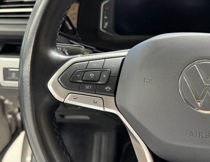 Volkswagen Multivan 23