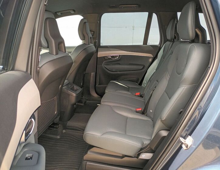 Volvo XC90 13