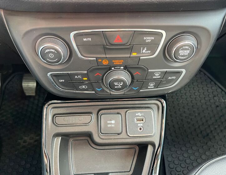 Jeep Compass 26