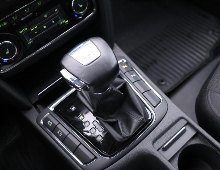 Škoda Superb 30