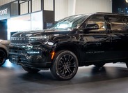 Jeep Grand Wagoneer 13