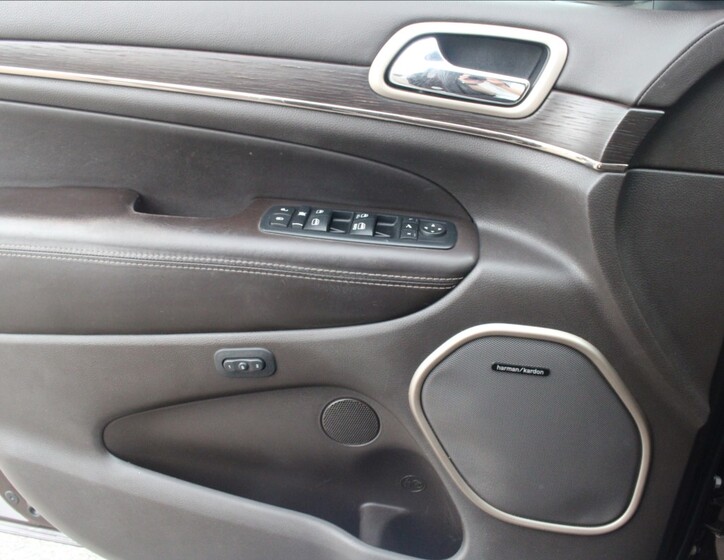 Jeep Grand Cherokee 19