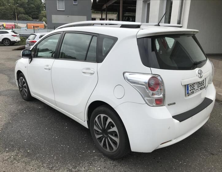 Toyota Verso 6