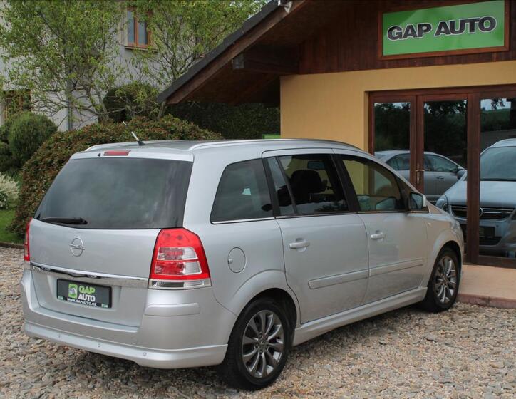 Opel Zafira 6