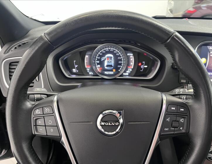 Volvo V40 14