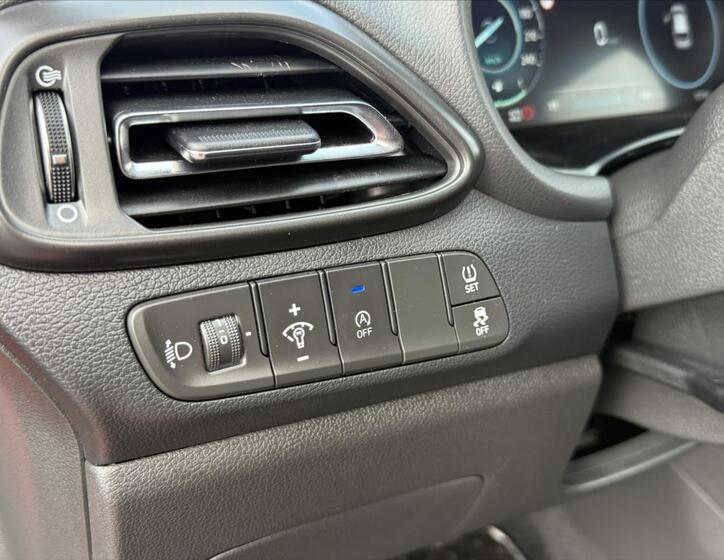 Hyundai i30 11