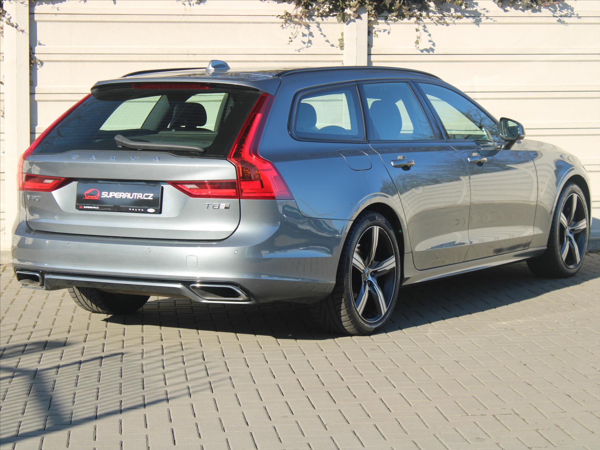 Volvo V90