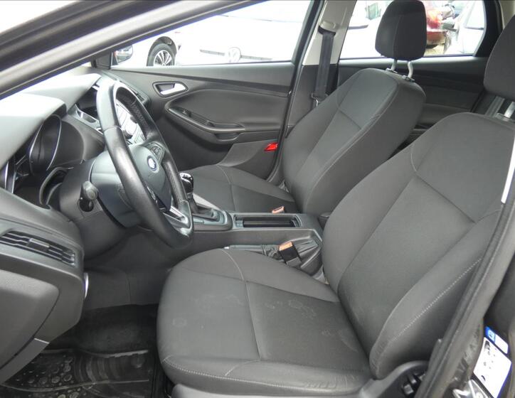 Ford Focus 8
