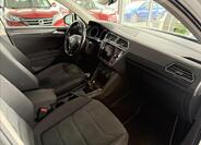 Volkswagen Tiguan 8