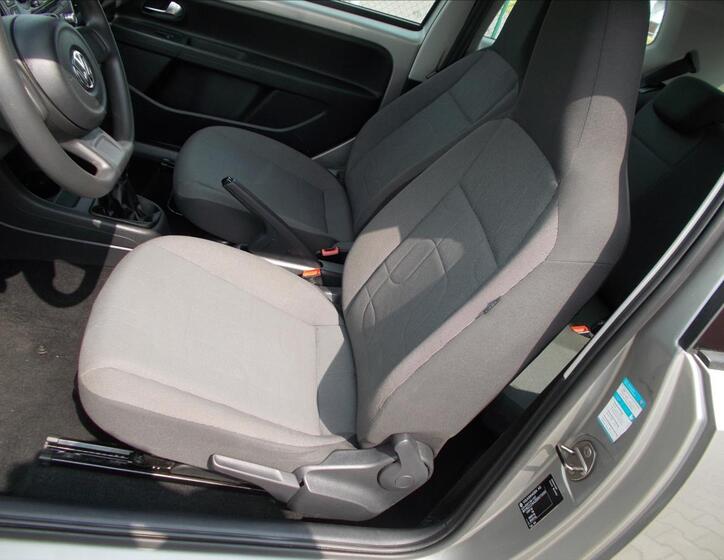Volkswagen up! 13