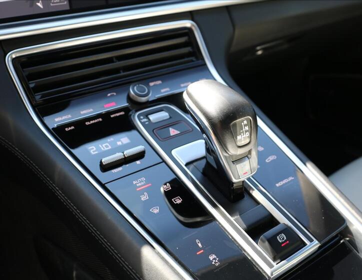 Porsche Panamera 36