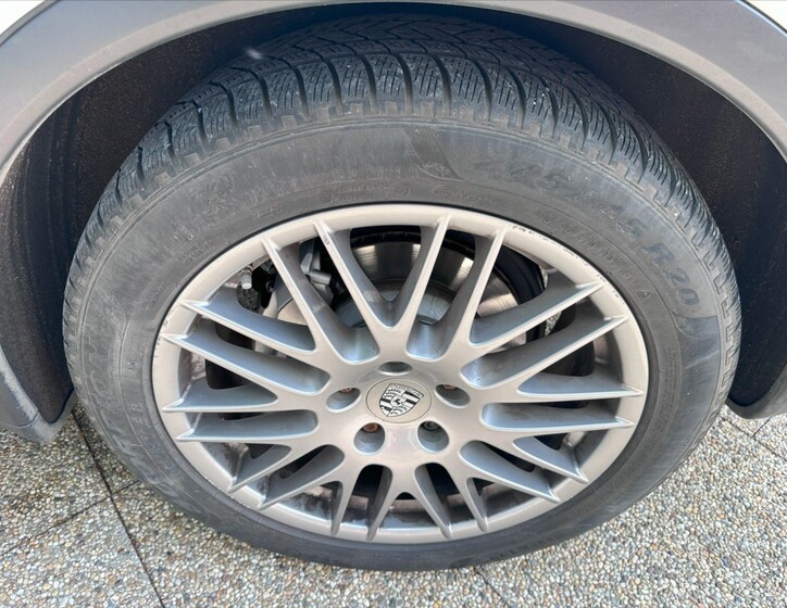 Porsche Cayenne 41