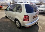 Volkswagen Touran 8
