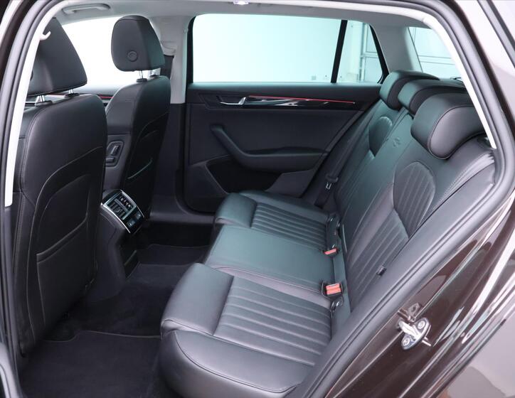 Škoda Superb 15