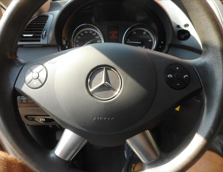 Mercedes-Benz Vito 14