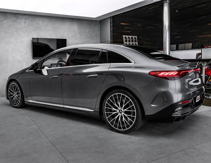 Mercedes-Benz EQE 7