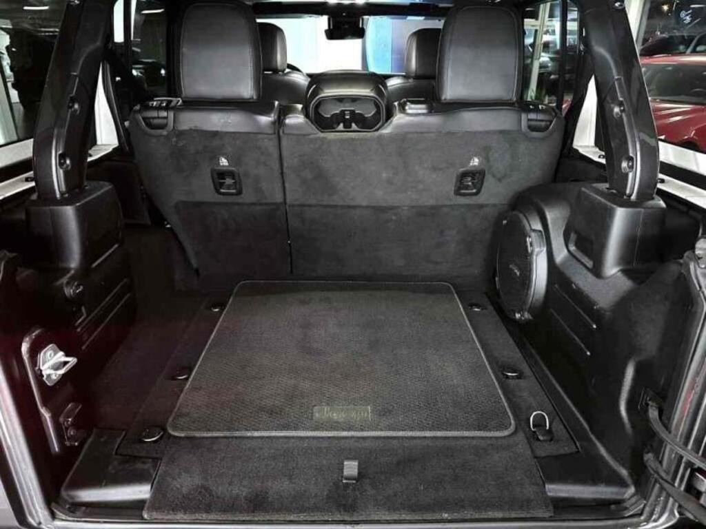 Jeep Wrangler 21