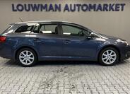 Toyota Avensis 16