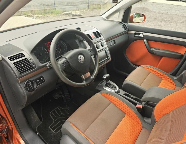 Volkswagen Touran 10