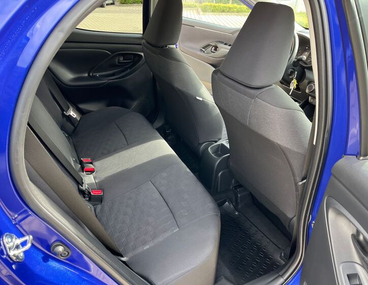 Toyota Yaris 16