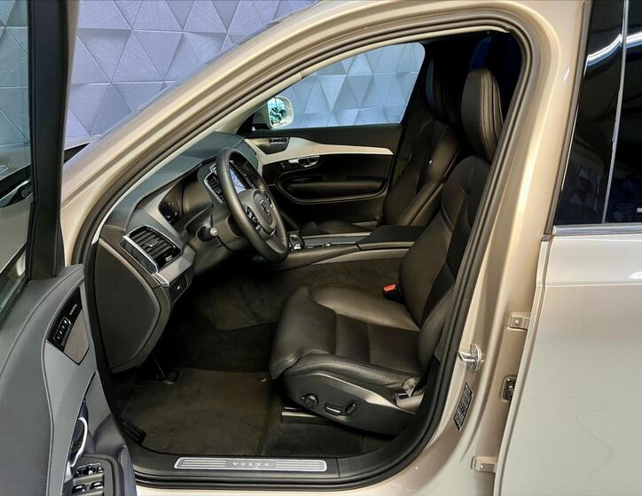 Volvo XC90 11