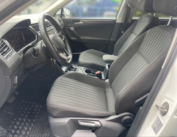 Volkswagen Tiguan 7