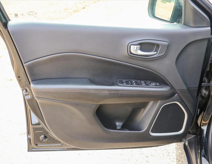Jeep Compass 12
