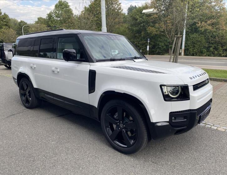 Land Rover Defender 5