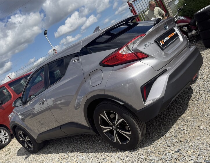 Toyota C-HR 7
