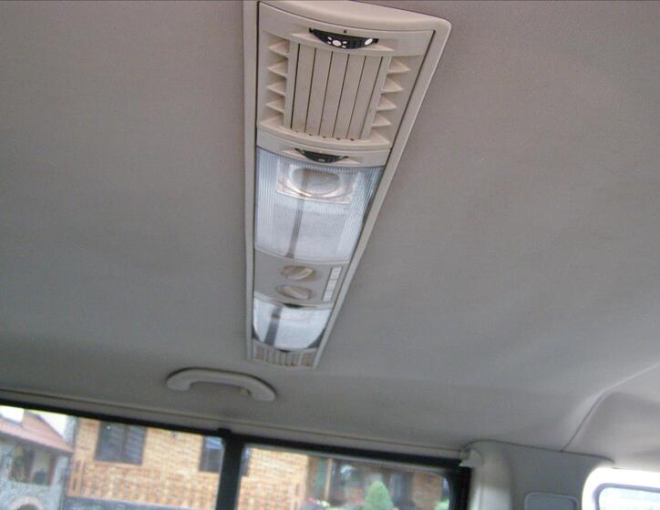 Volkswagen Caravelle 17