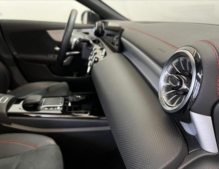 Mercedes-Benz CLA 17